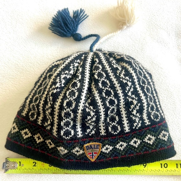 Dale of Norway knitted wool beanie with tassels - Picture 4 of 7